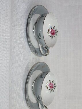 Seyei 'Bella Maria' Gray/White/Silver/Floral Set of (2) Teacups & Saucers